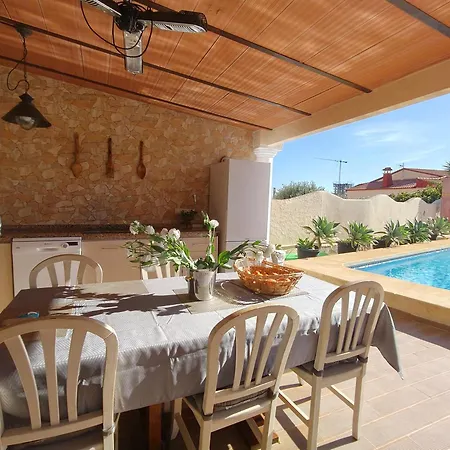 Casa Luna Llena カルプ